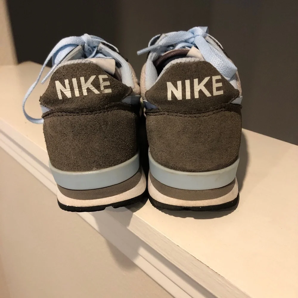 Nike classic running